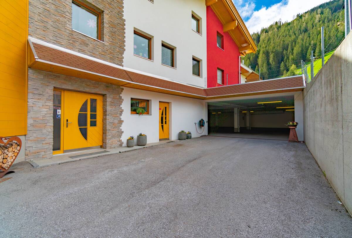 Garage Parking Tux